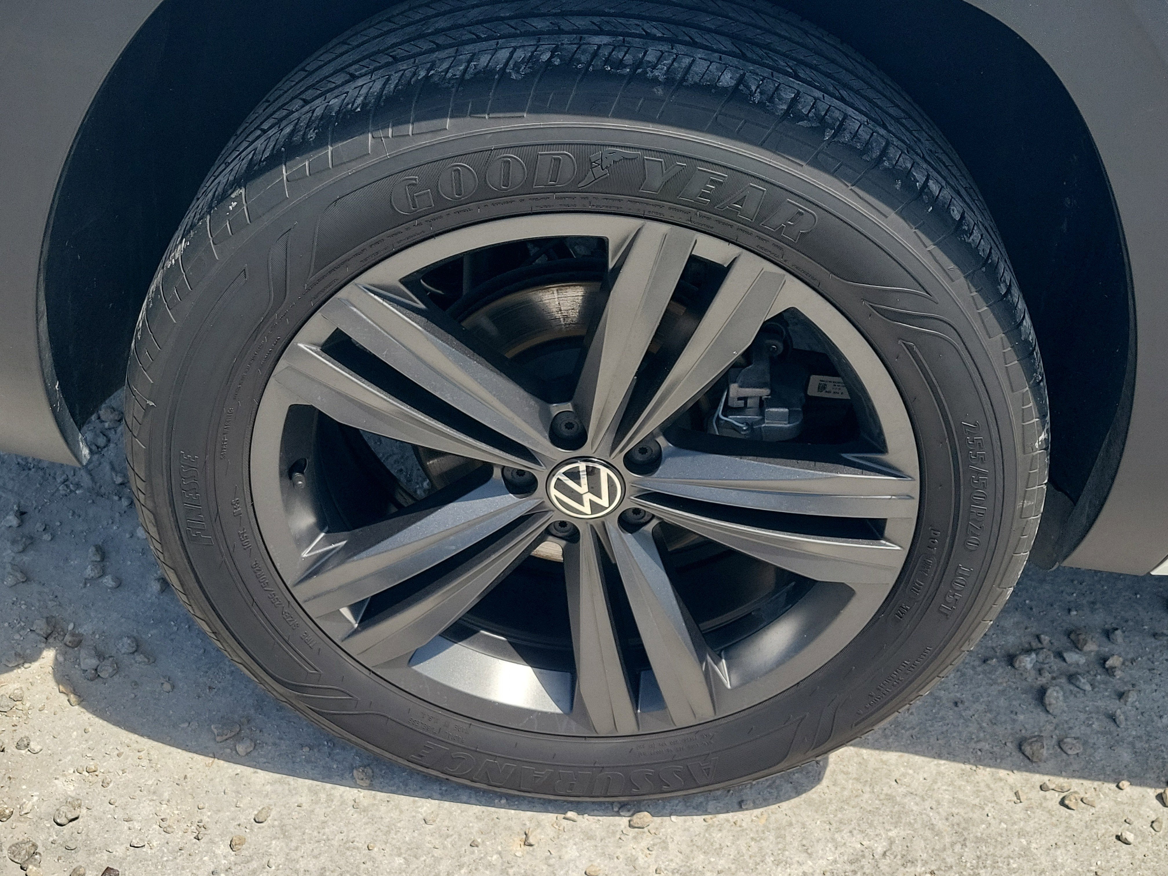 2022 Volkswagen Atlas Cross Sport 2.0T SEL R-Line