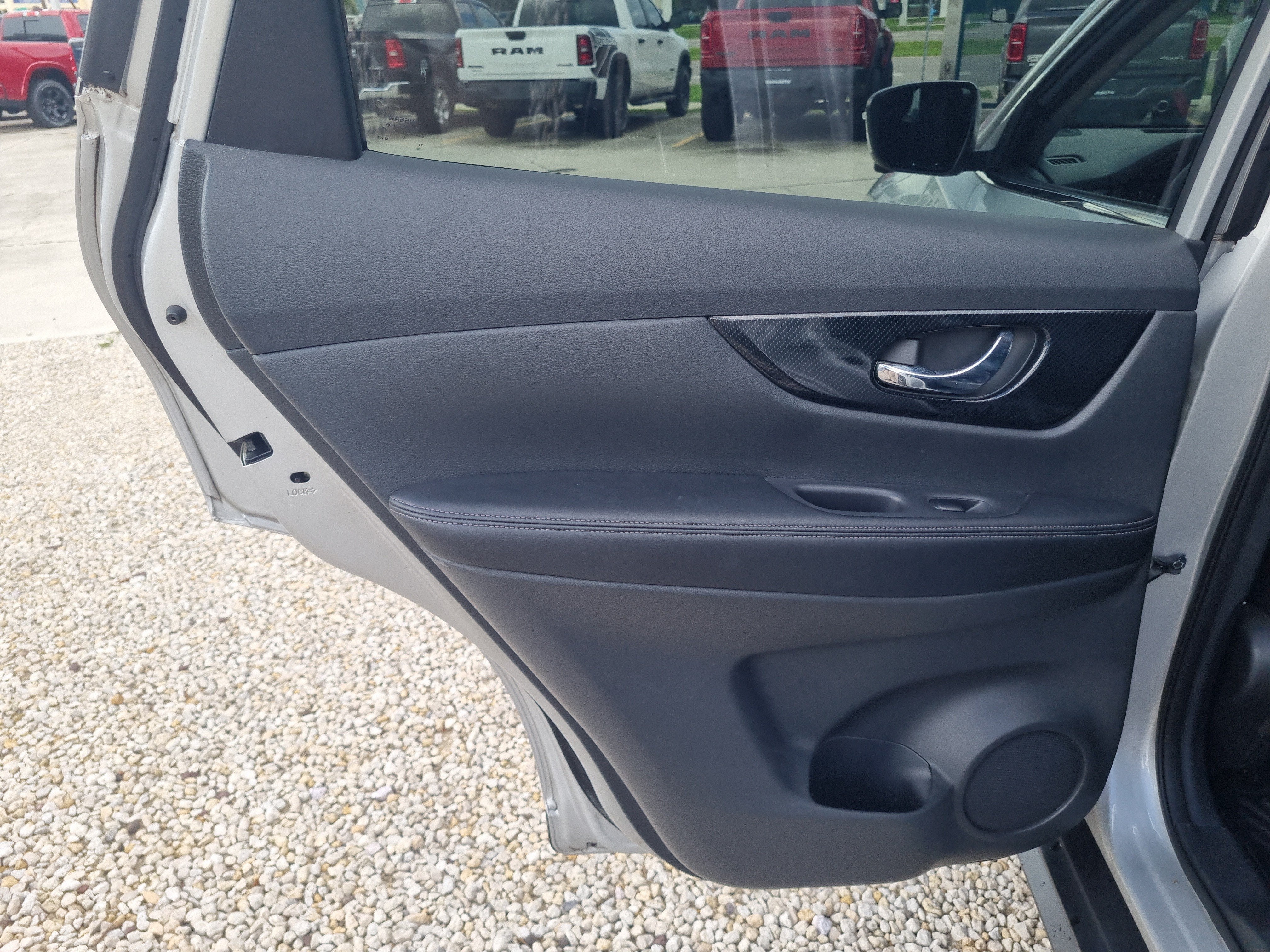 2017 Nissan Rogue SL