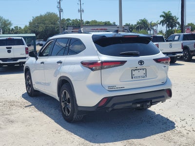 2025 Toyota Highlander Hybrid XLE