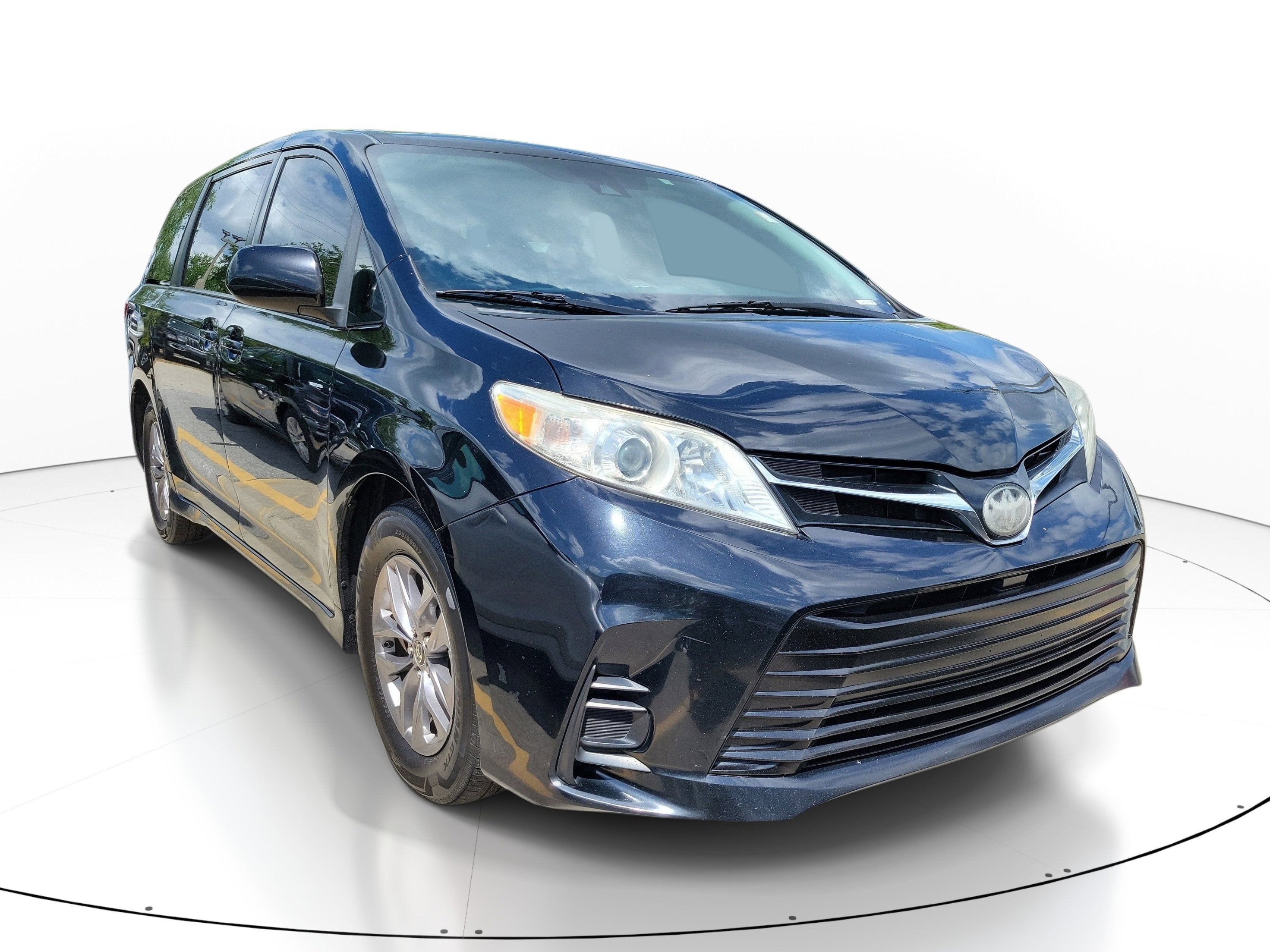 2019 Toyota Sienna LE Auto Access Seat