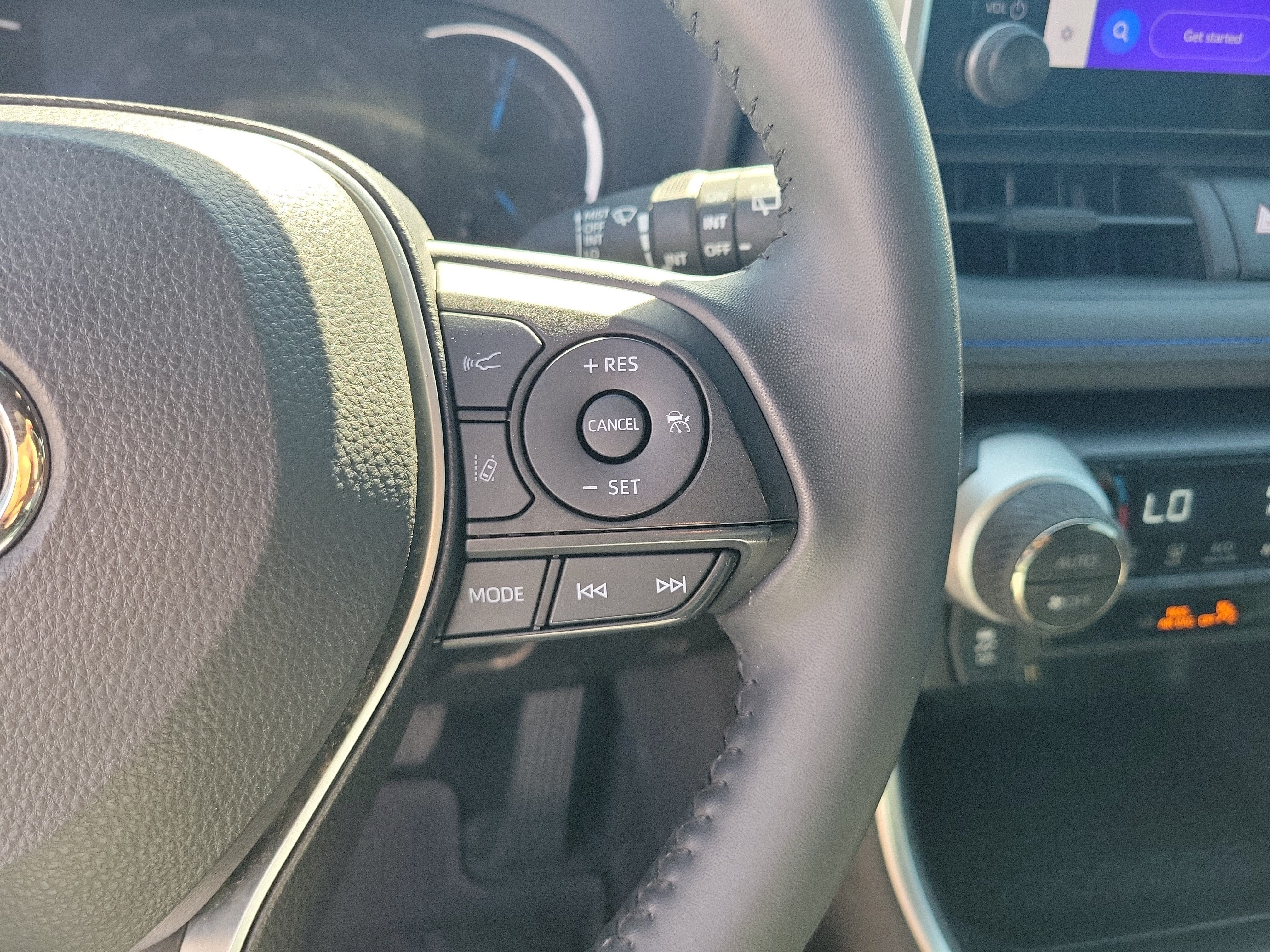 2023 Toyota RAV4 Hybrid SE