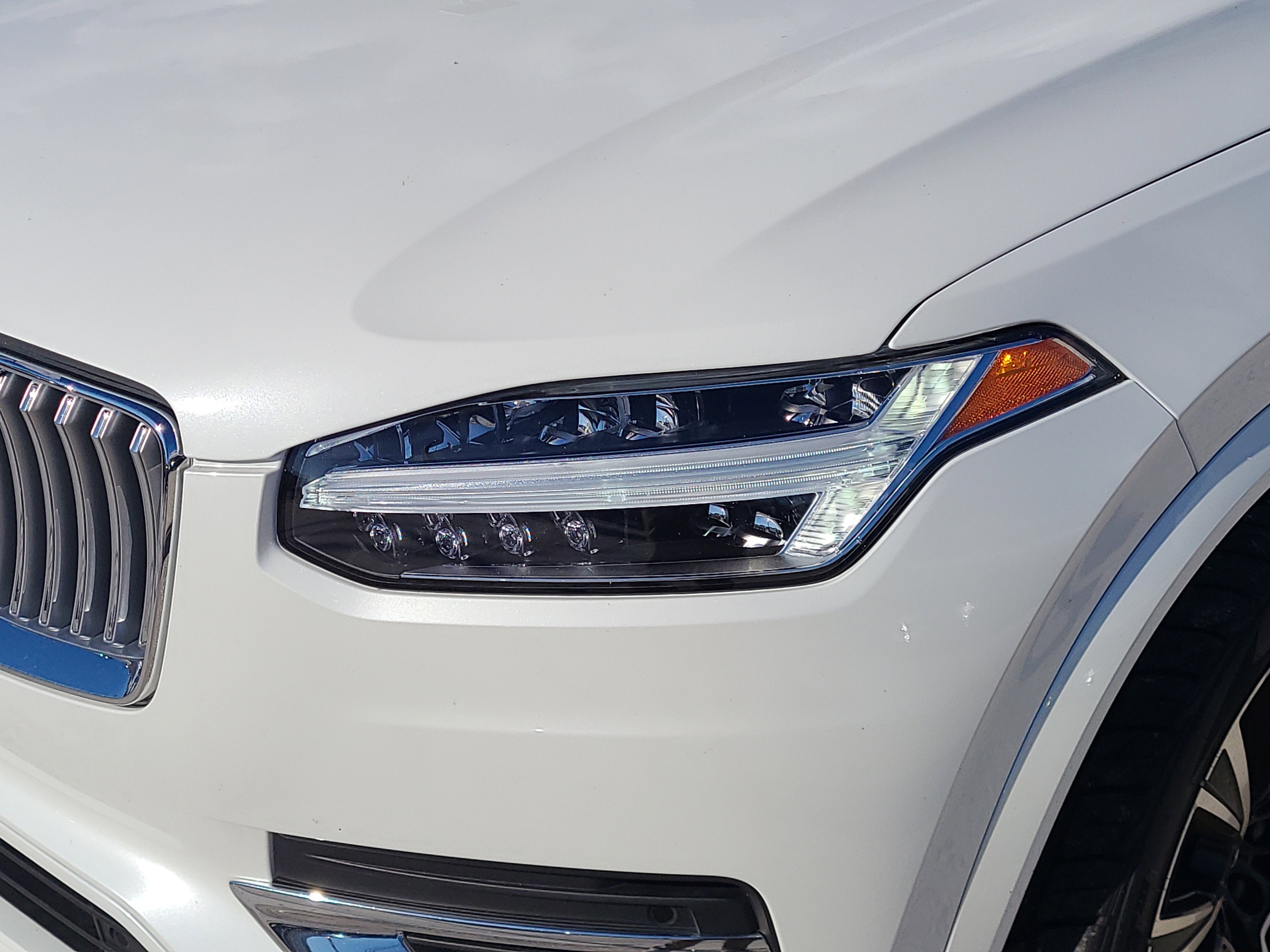 2023 Volvo XC90 Recharge Plug-In Hybrid Core Bright Theme