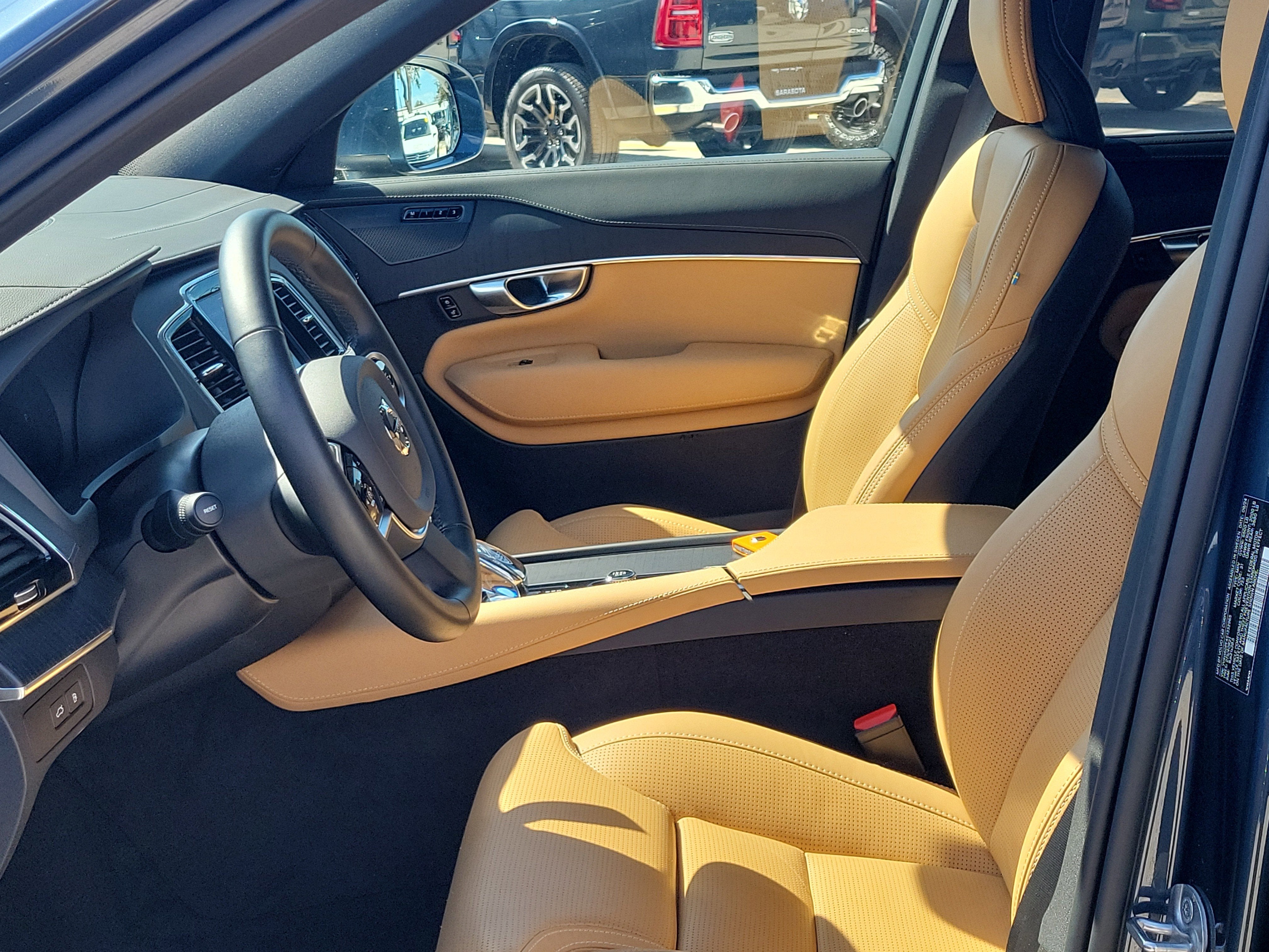 2025 Volvo XC90 Plug-In Hybrid Ultra