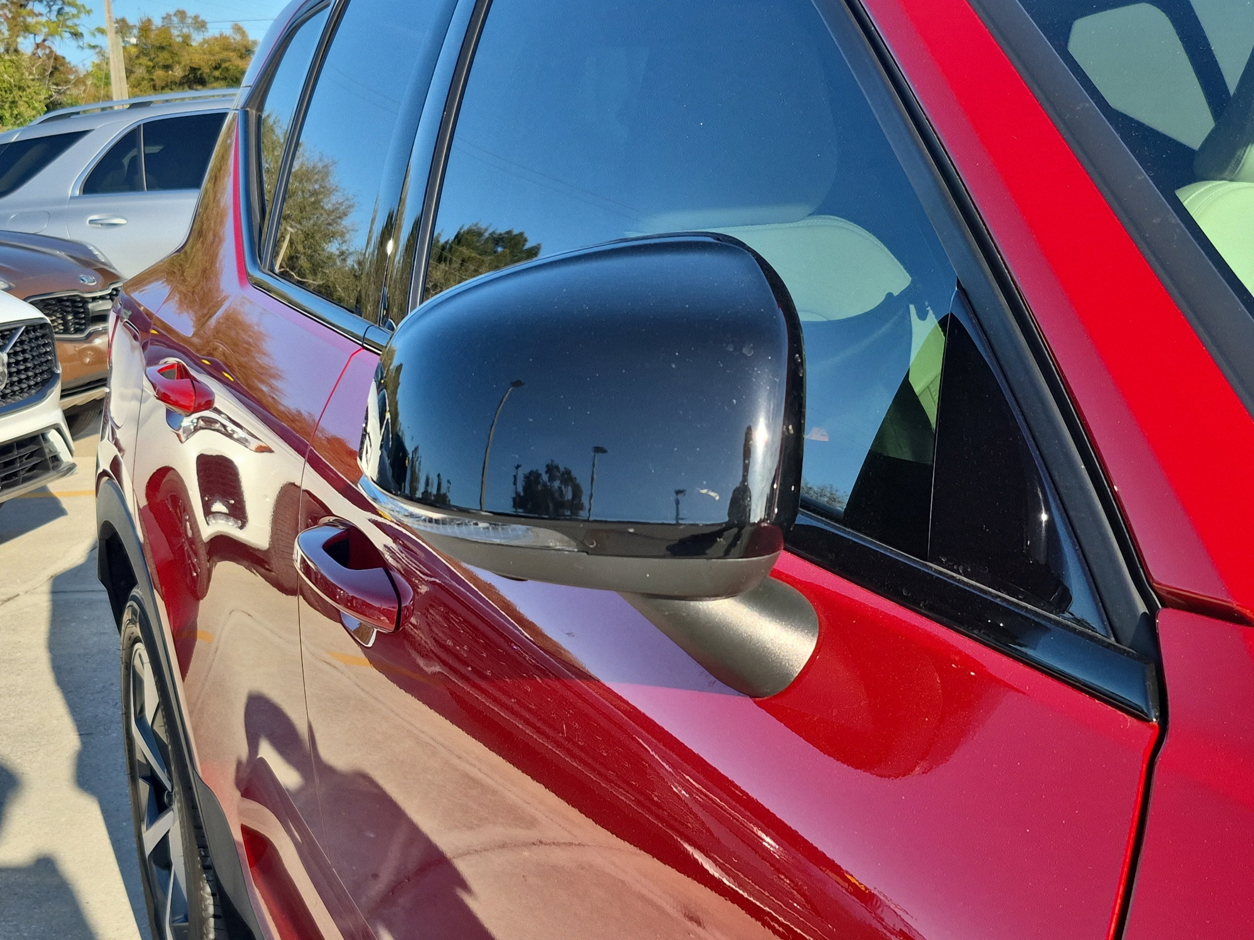 2023 Volvo XC40 Plus Dark Theme