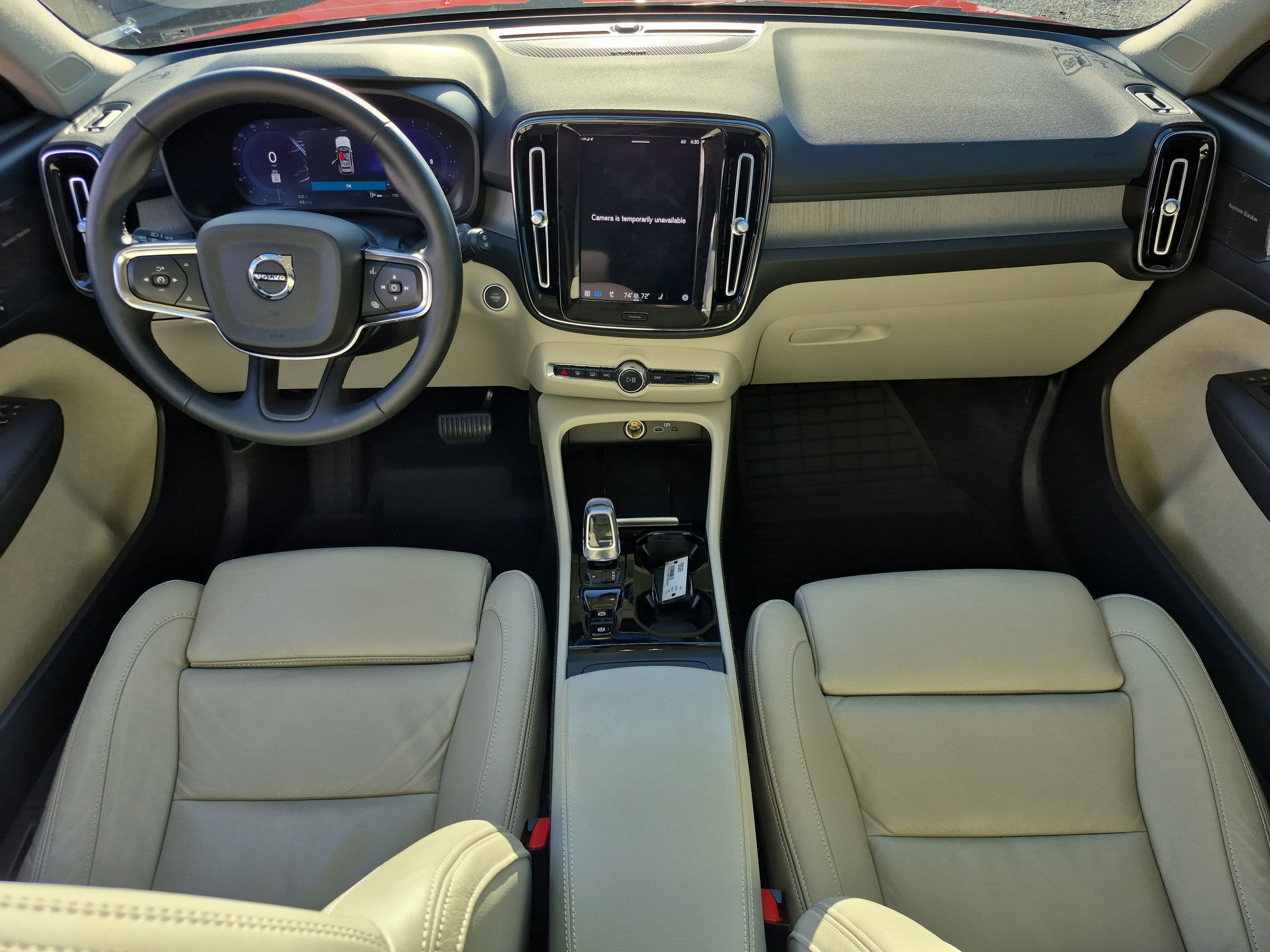 2023 Volvo XC40 Plus Dark Theme