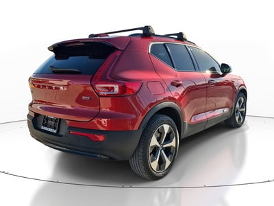 2023 Volvo XC40 Plus Dark Theme