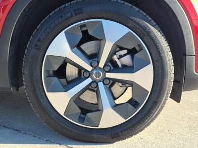 2023 Volvo XC40 Plus Dark Theme