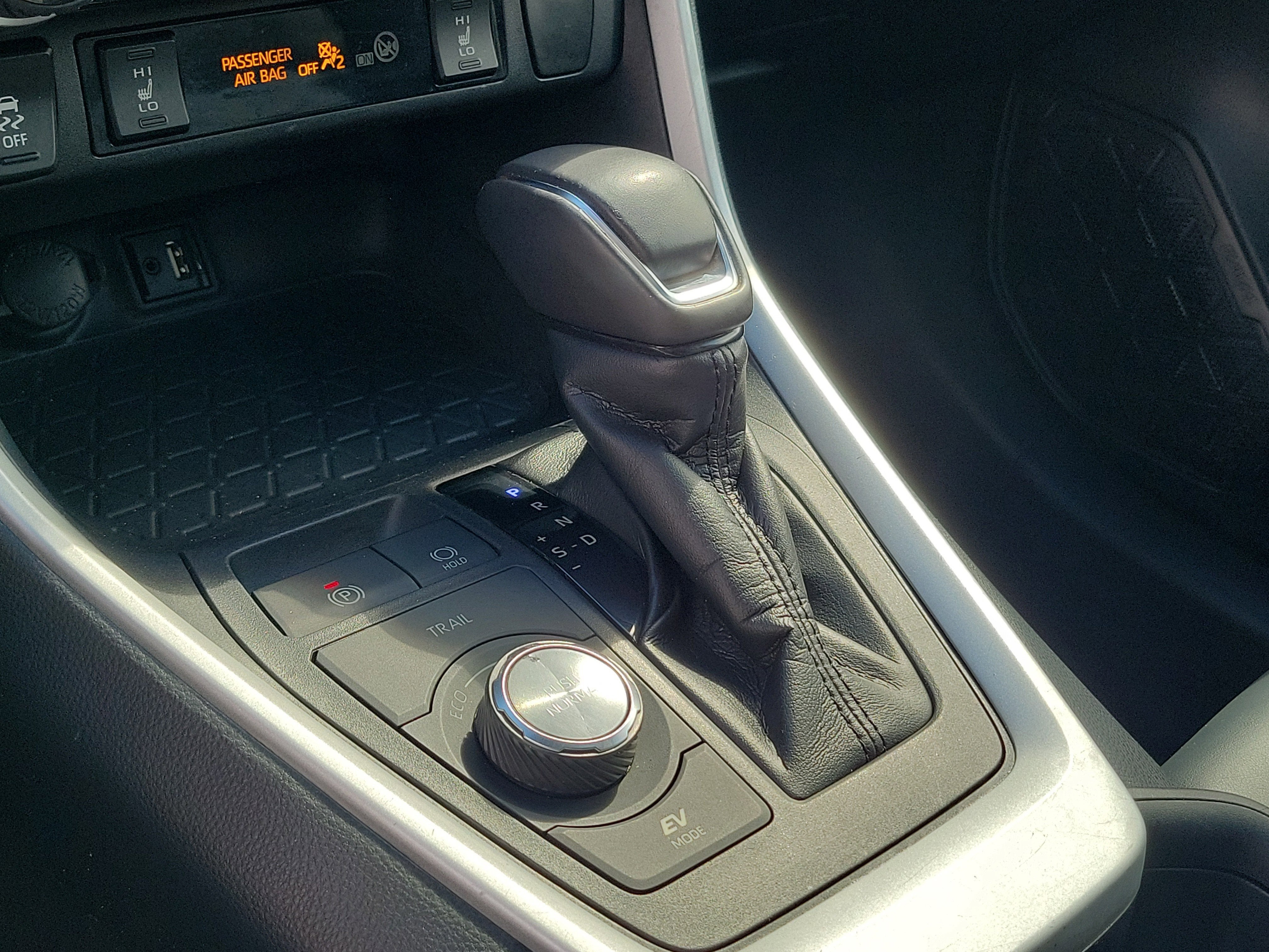 2019 Toyota RAV4 Hybrid XSE