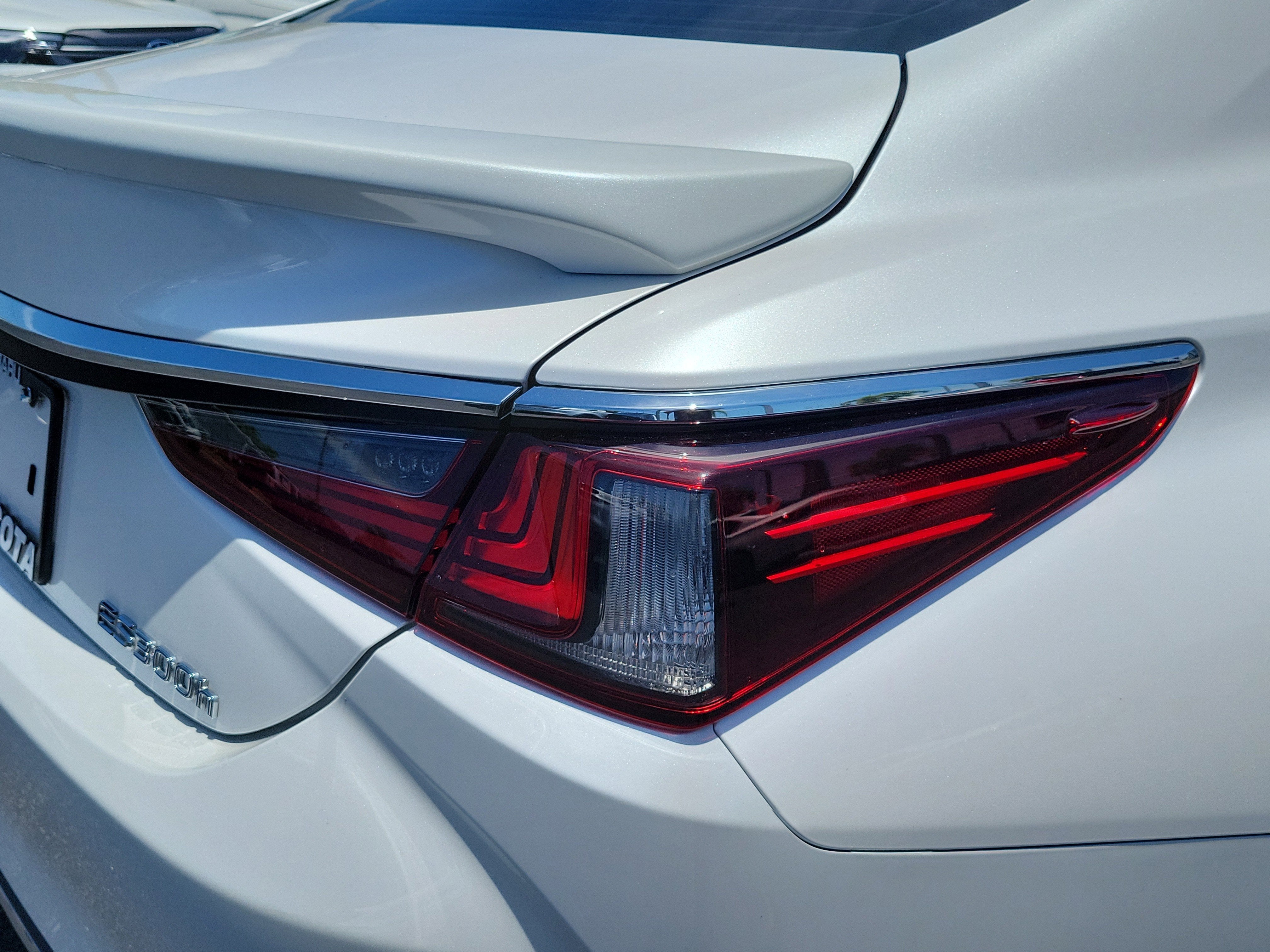2022 Lexus ES ES 300h