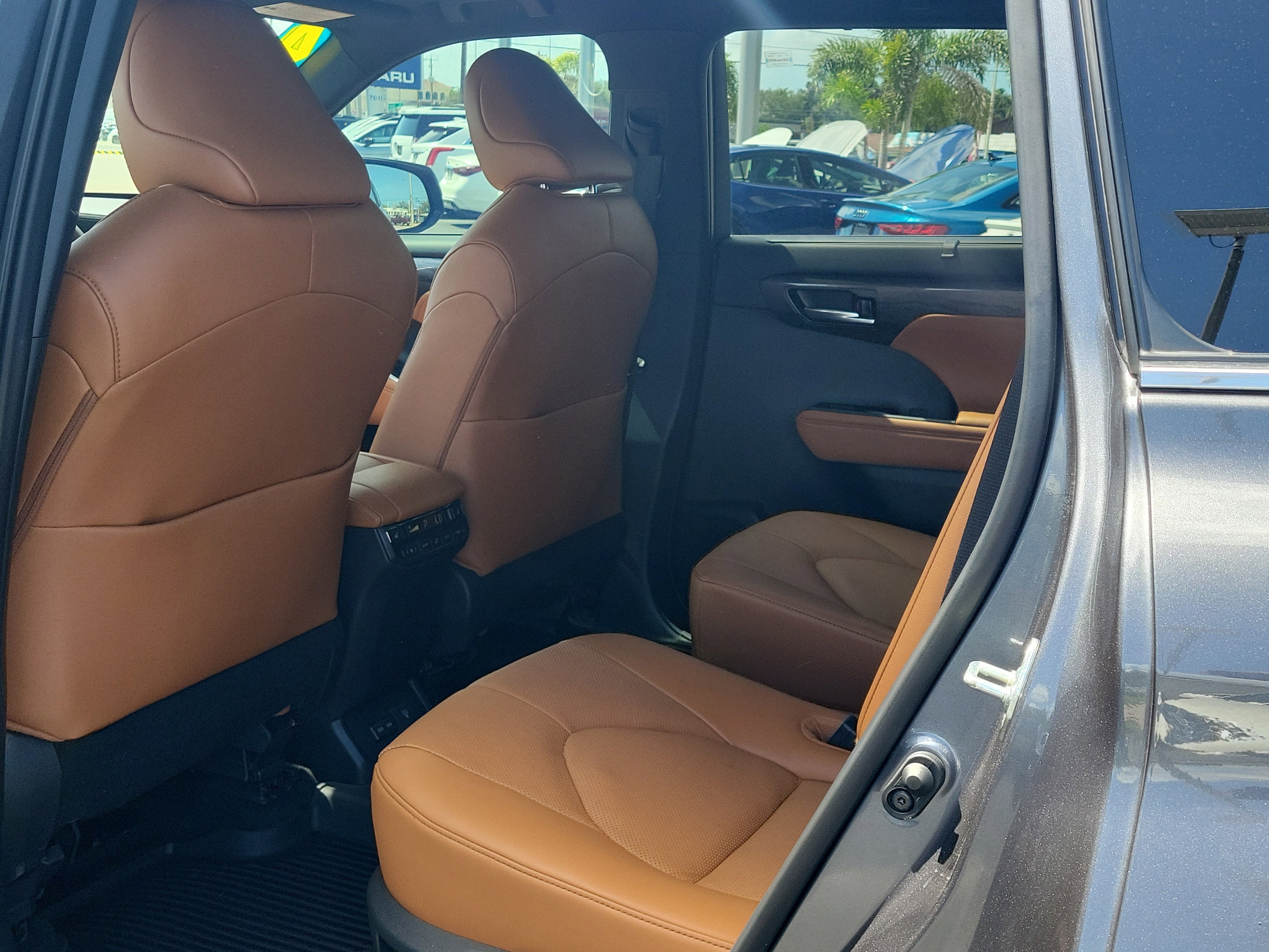 2024 Toyota Highlander Platinum