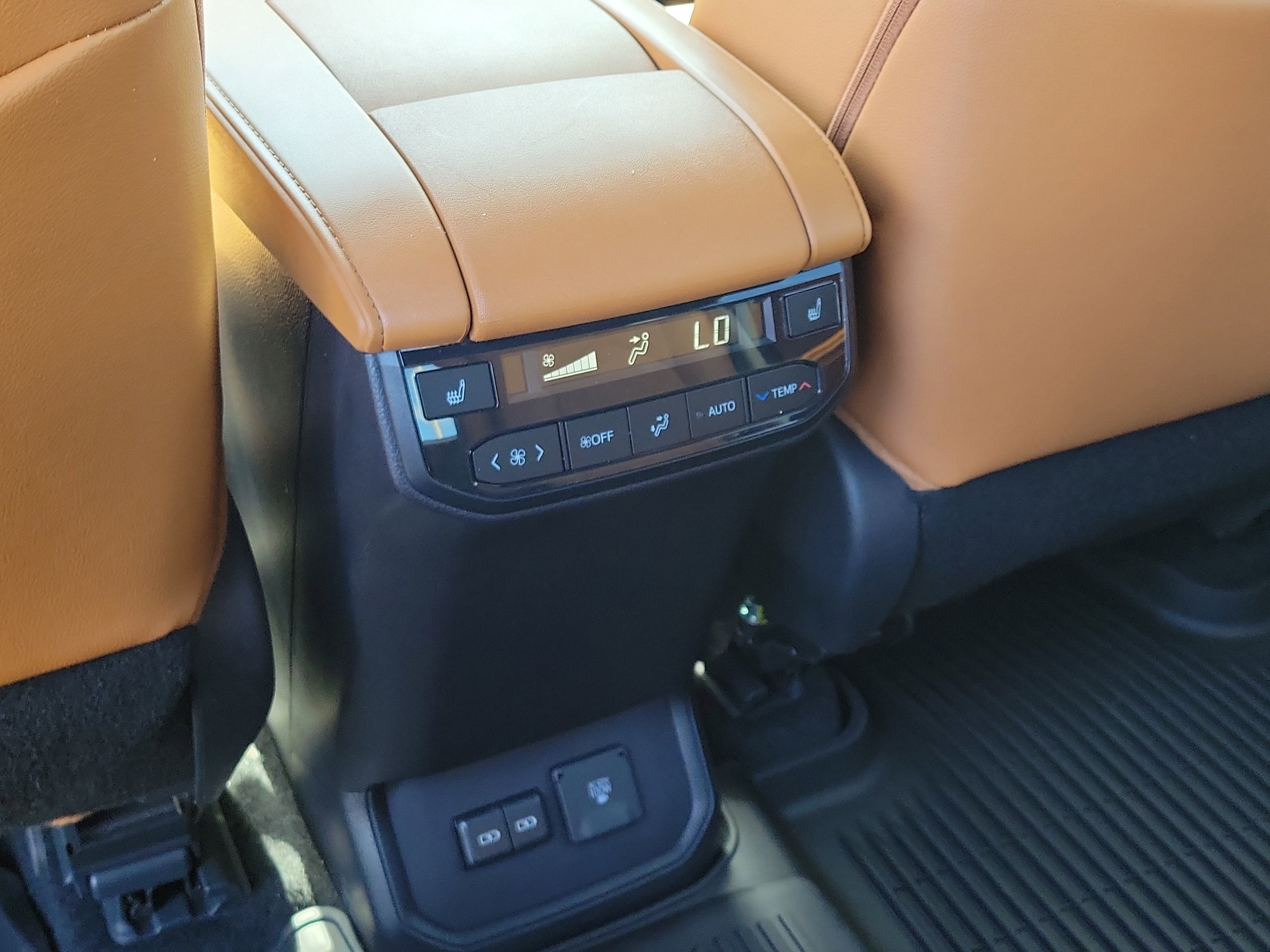 2024 Toyota Highlander Platinum
