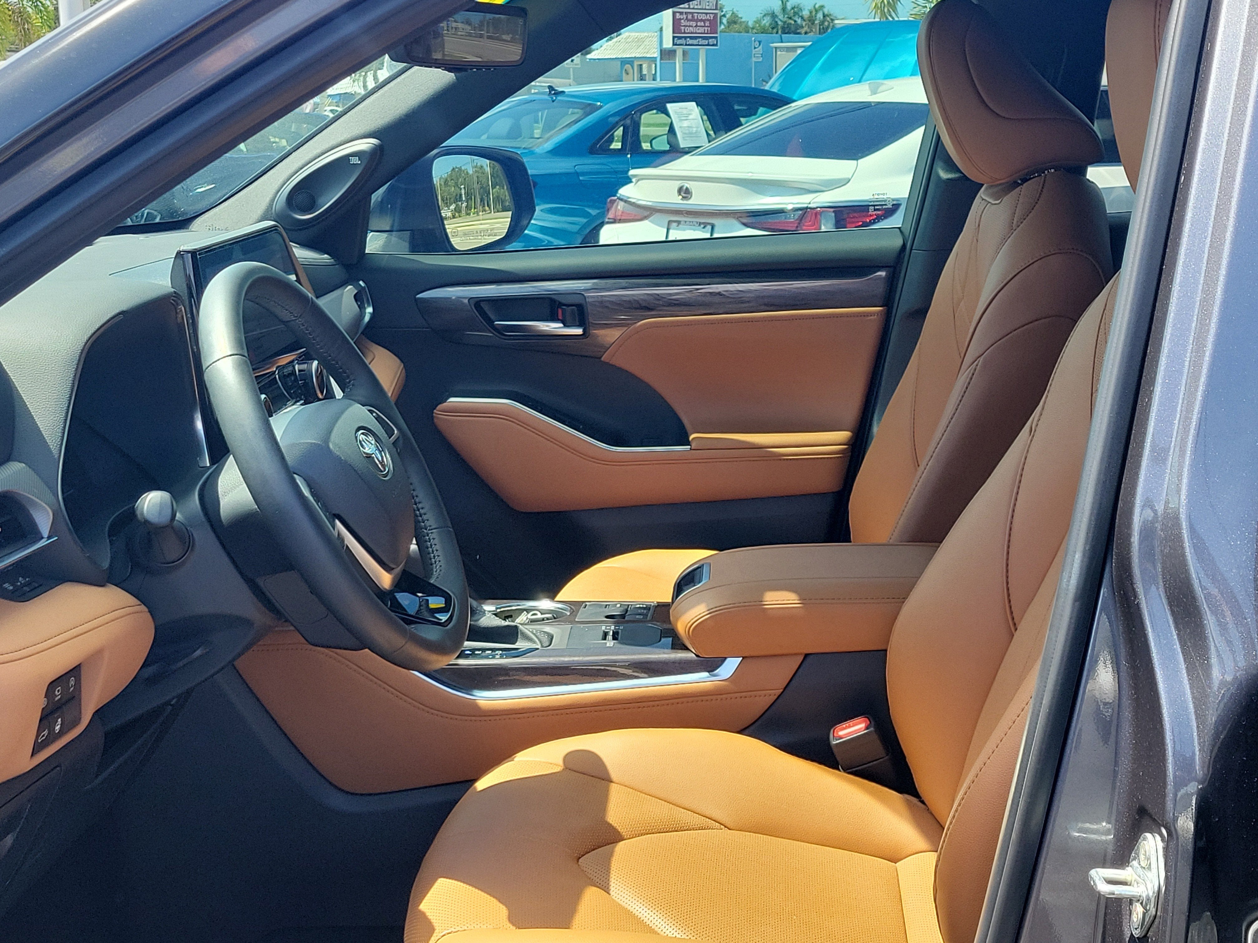 2024 Toyota Highlander Platinum