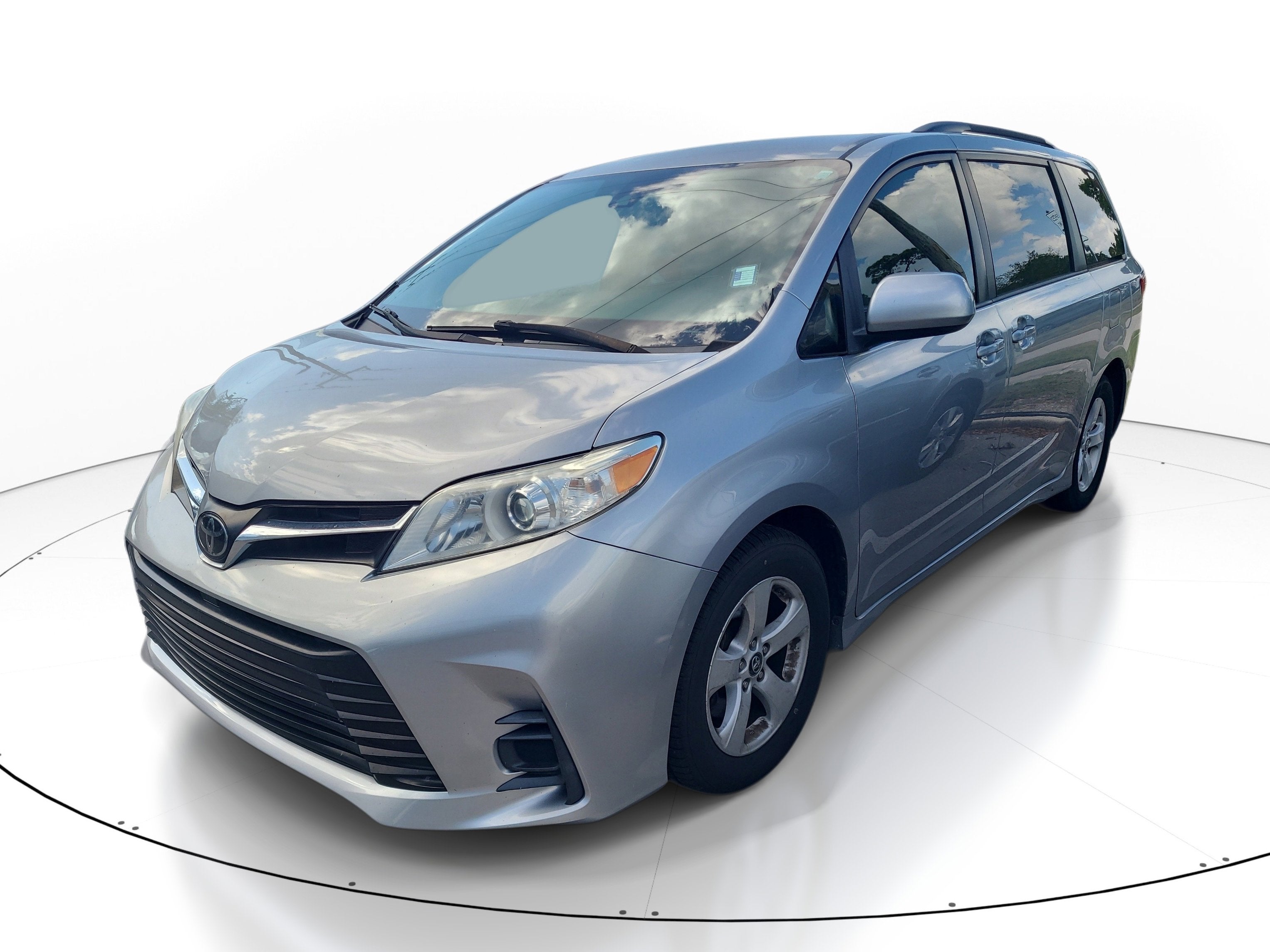 2018 Toyota Sienna LE