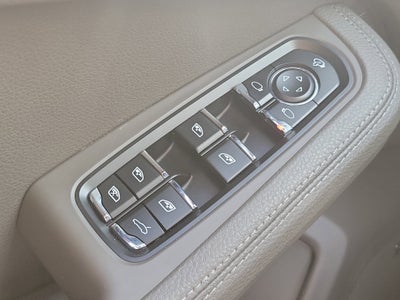 2025 Porsche Macan T