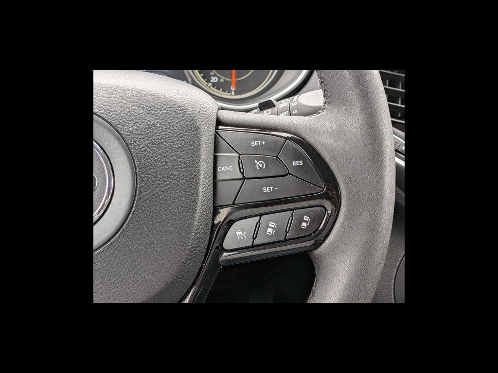 2023 Jeep Cherokee Altitude Lux