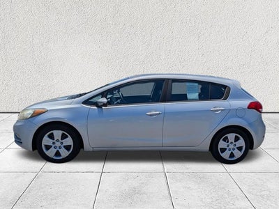 2016 Kia Forte 5-Door LX