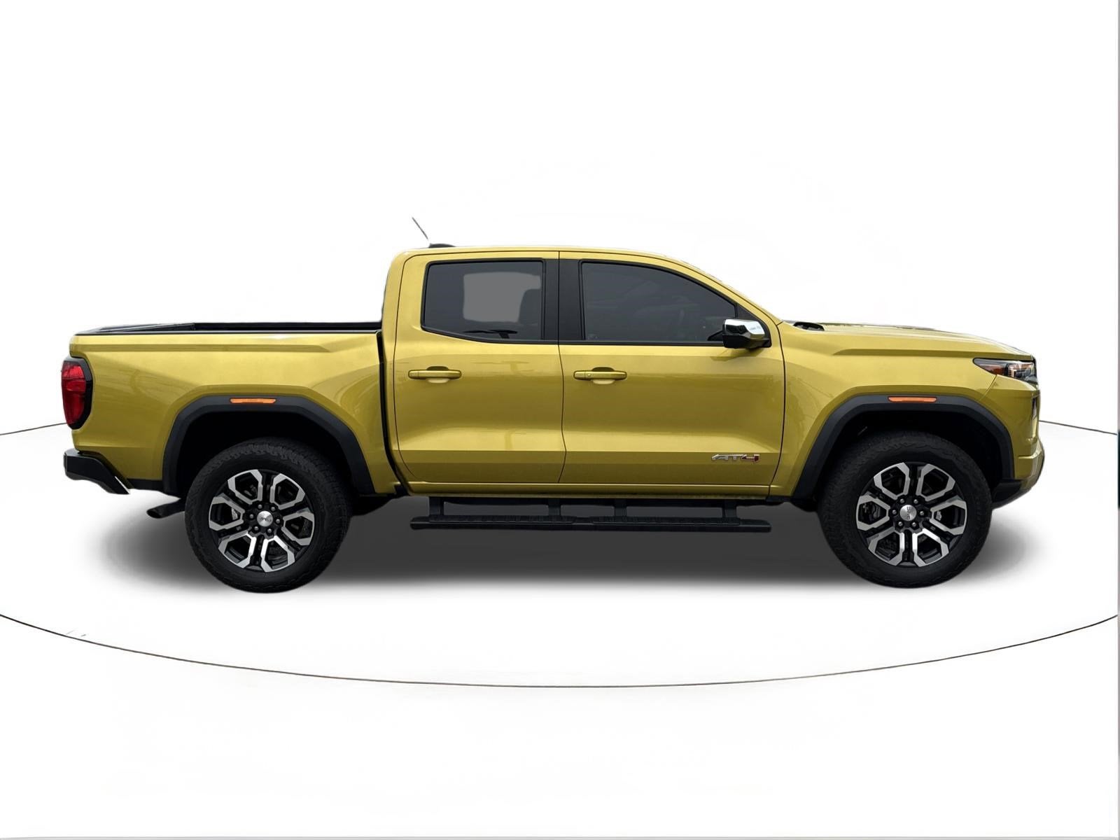 2024 GMC Canyon 4WD AT4