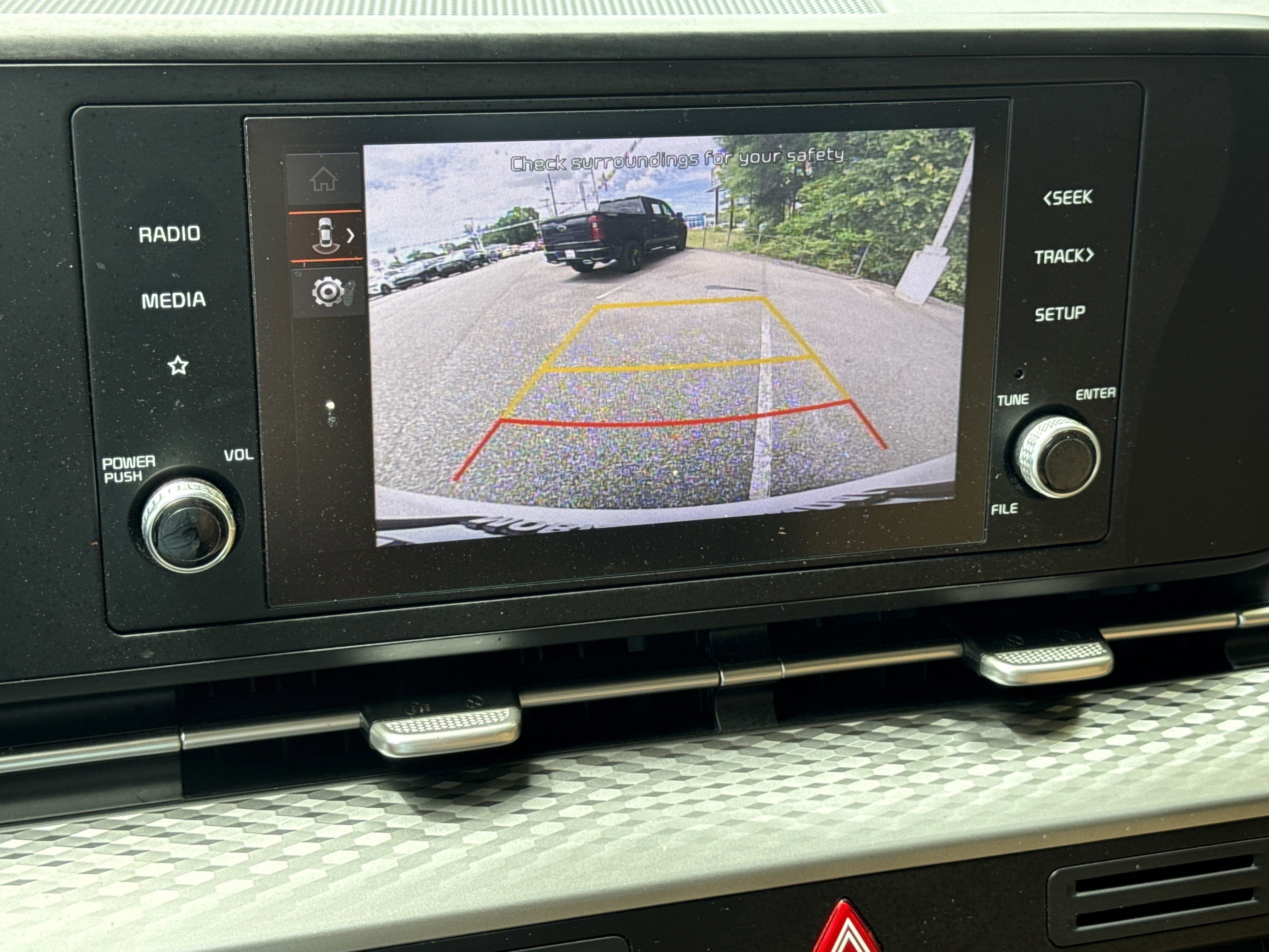 2024 Kia Carnival LX