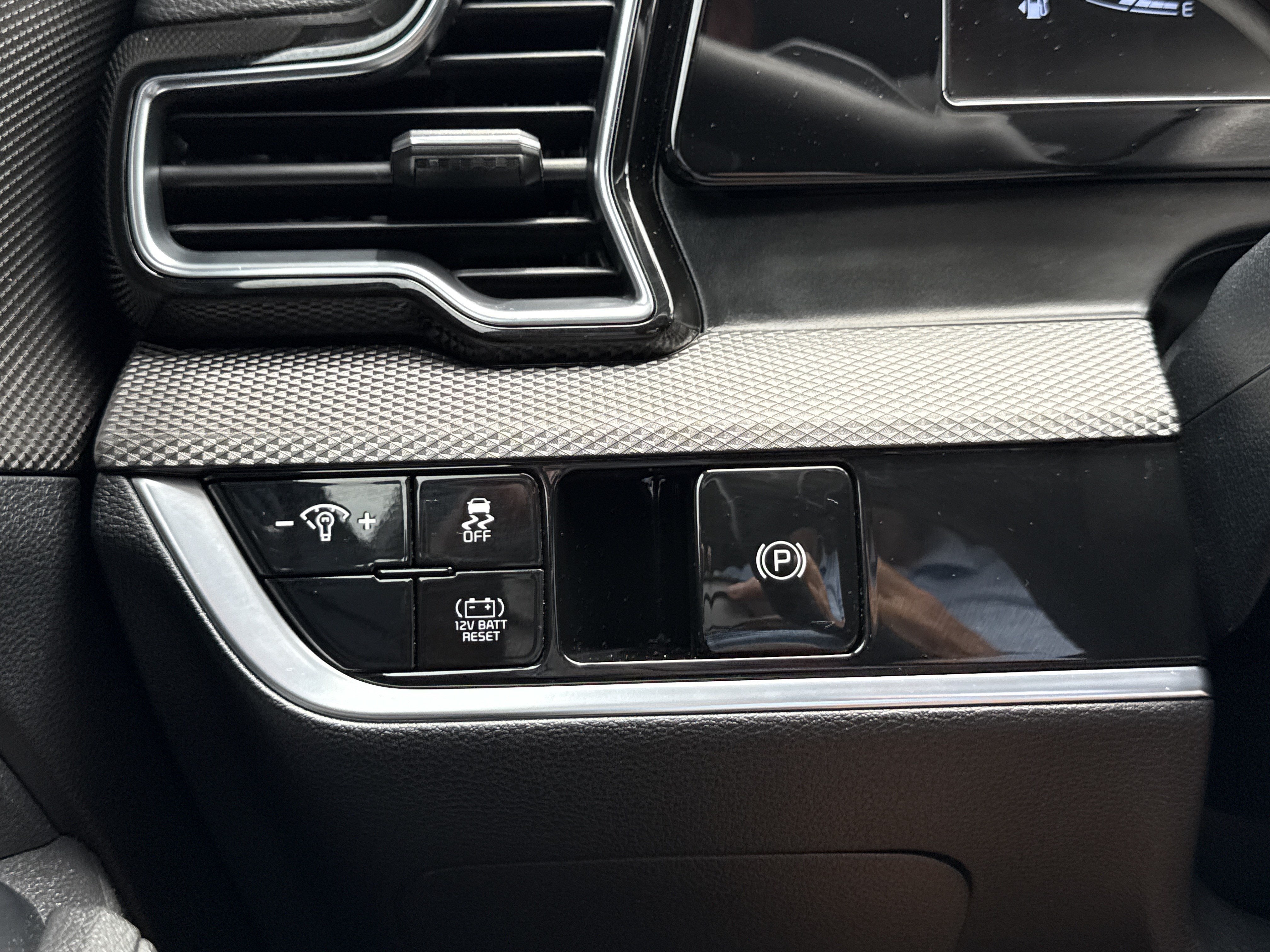 2025 Kia Sportage Hybrid LX
