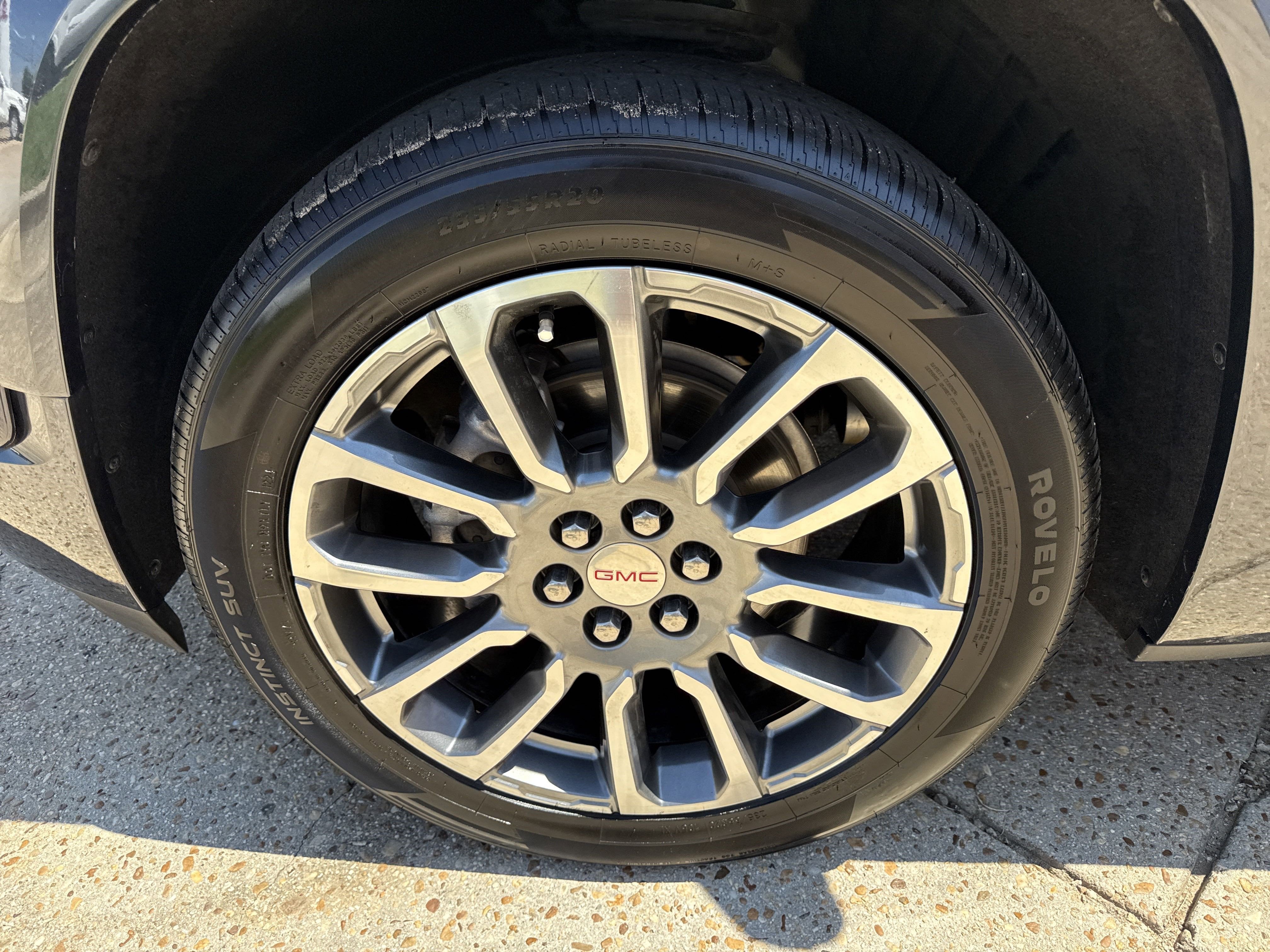 2022 GMC Acadia Denali