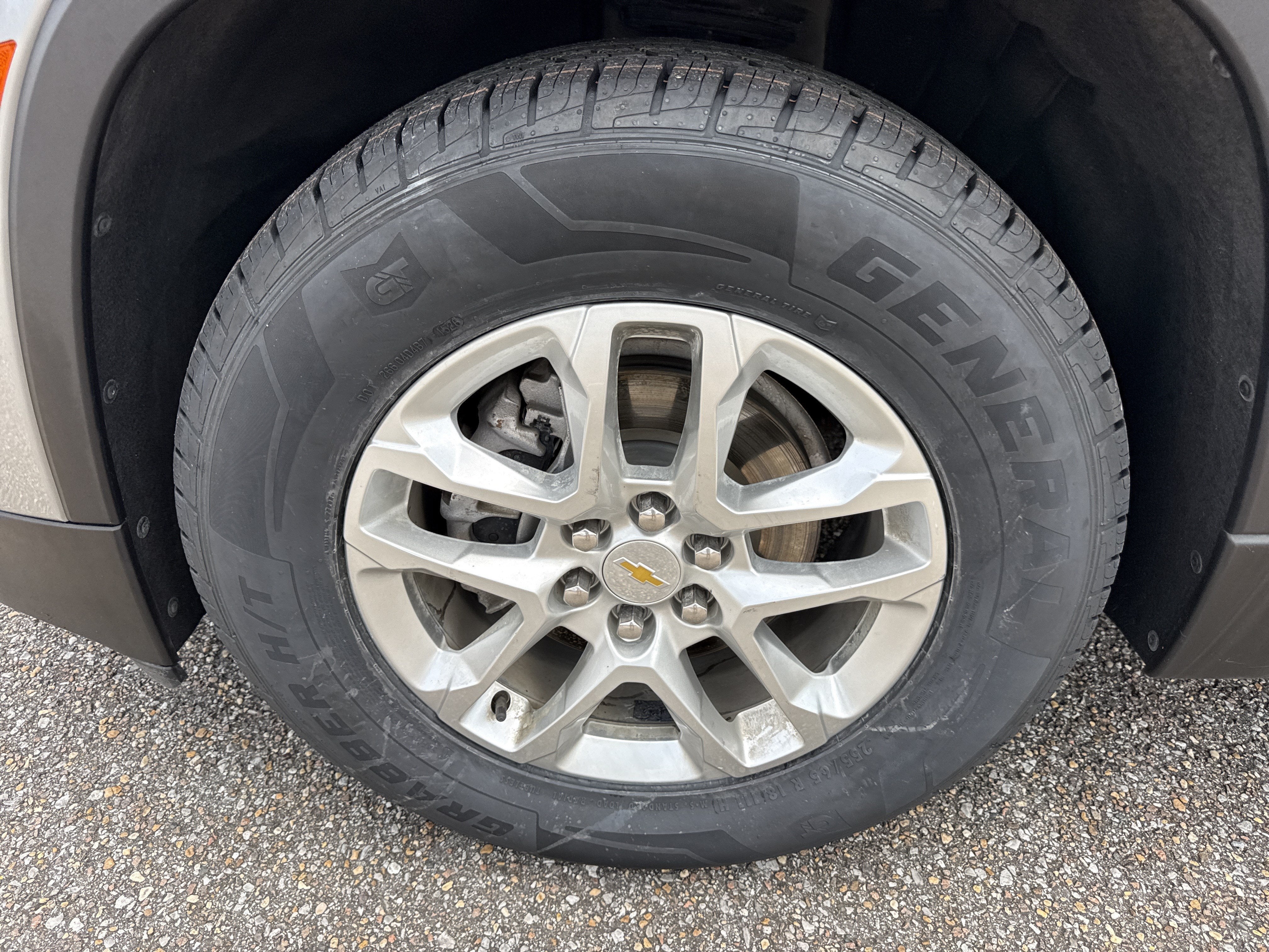 2023 Chevrolet Traverse LS
