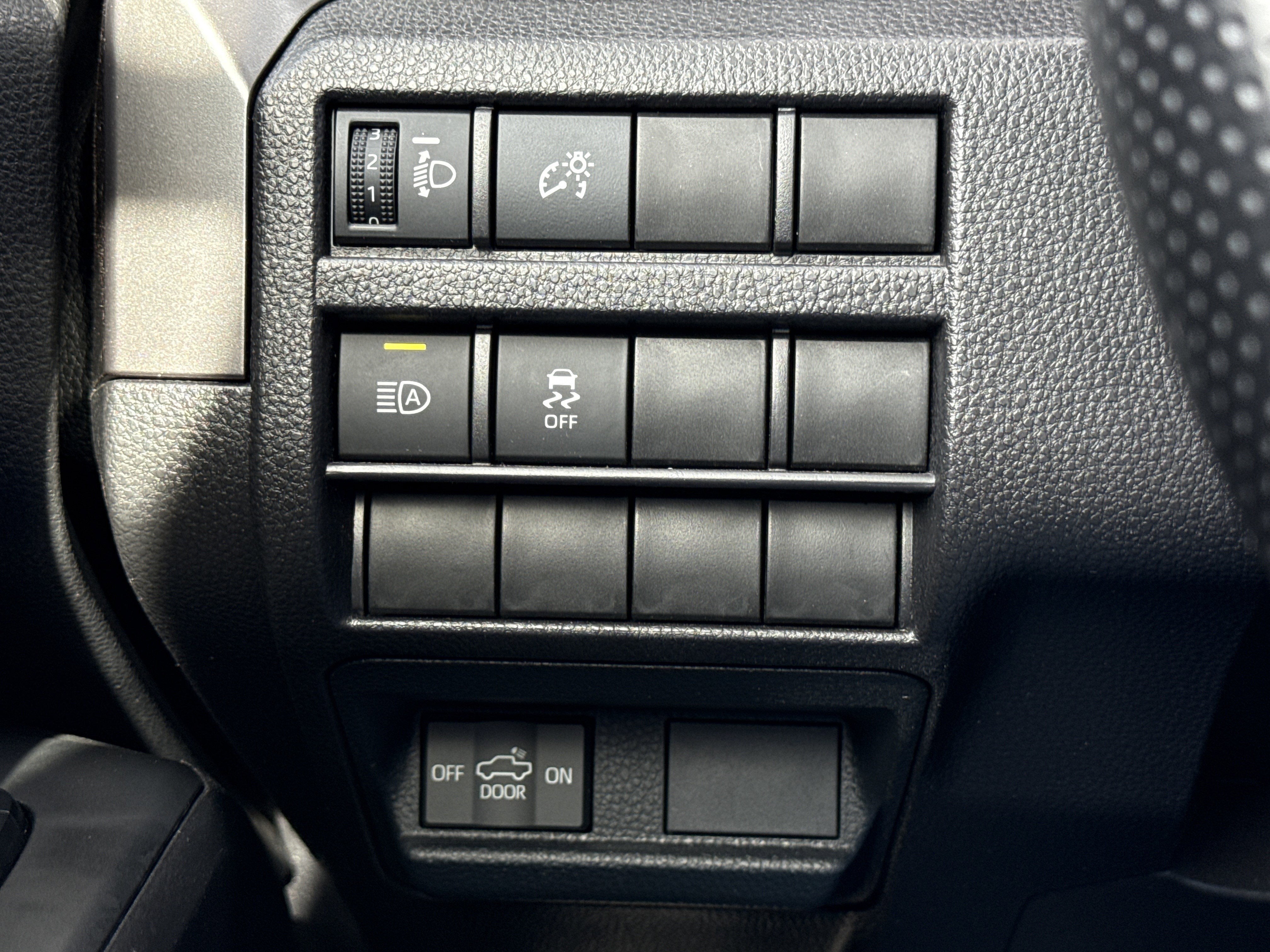 2025 Toyota Tacoma 2WD SR5