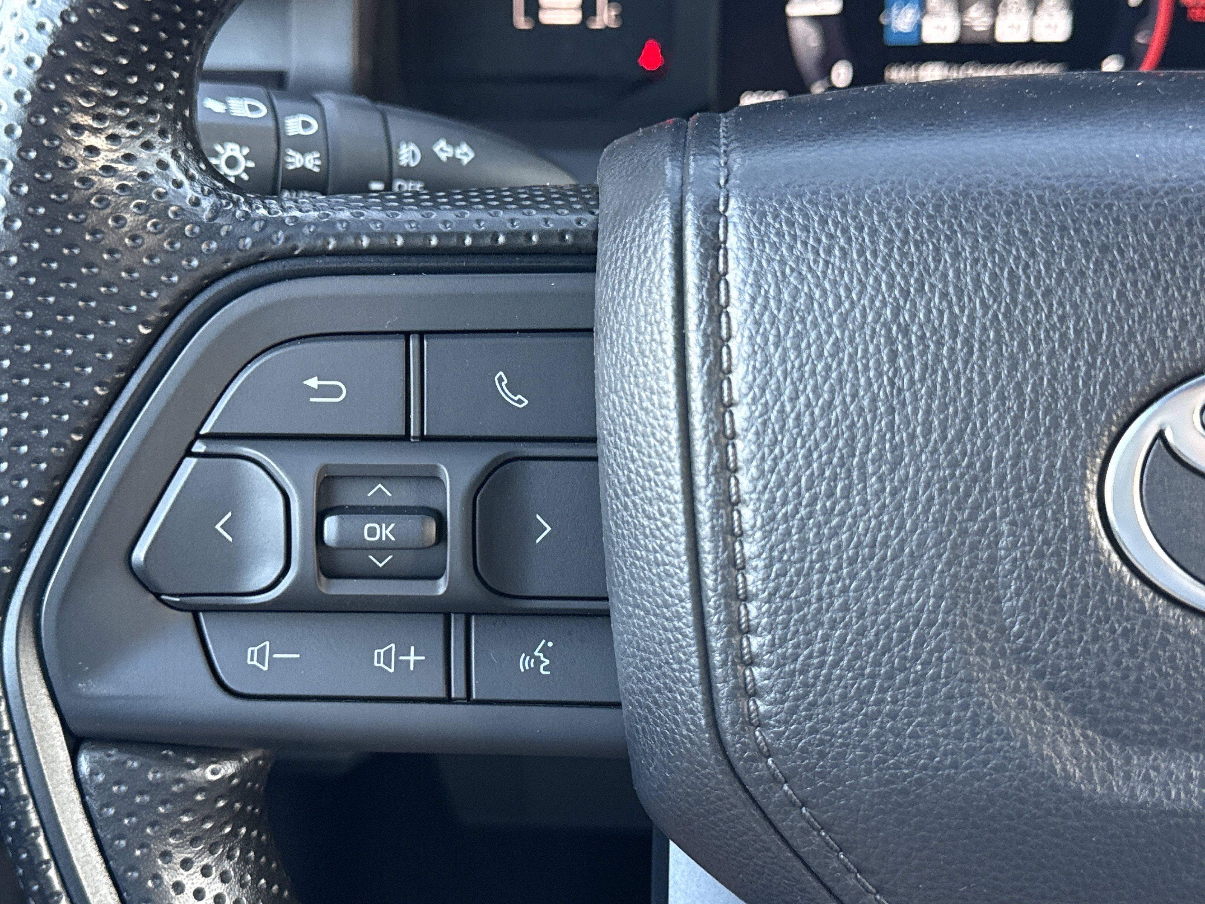 2025 Toyota Tacoma 2WD SR5