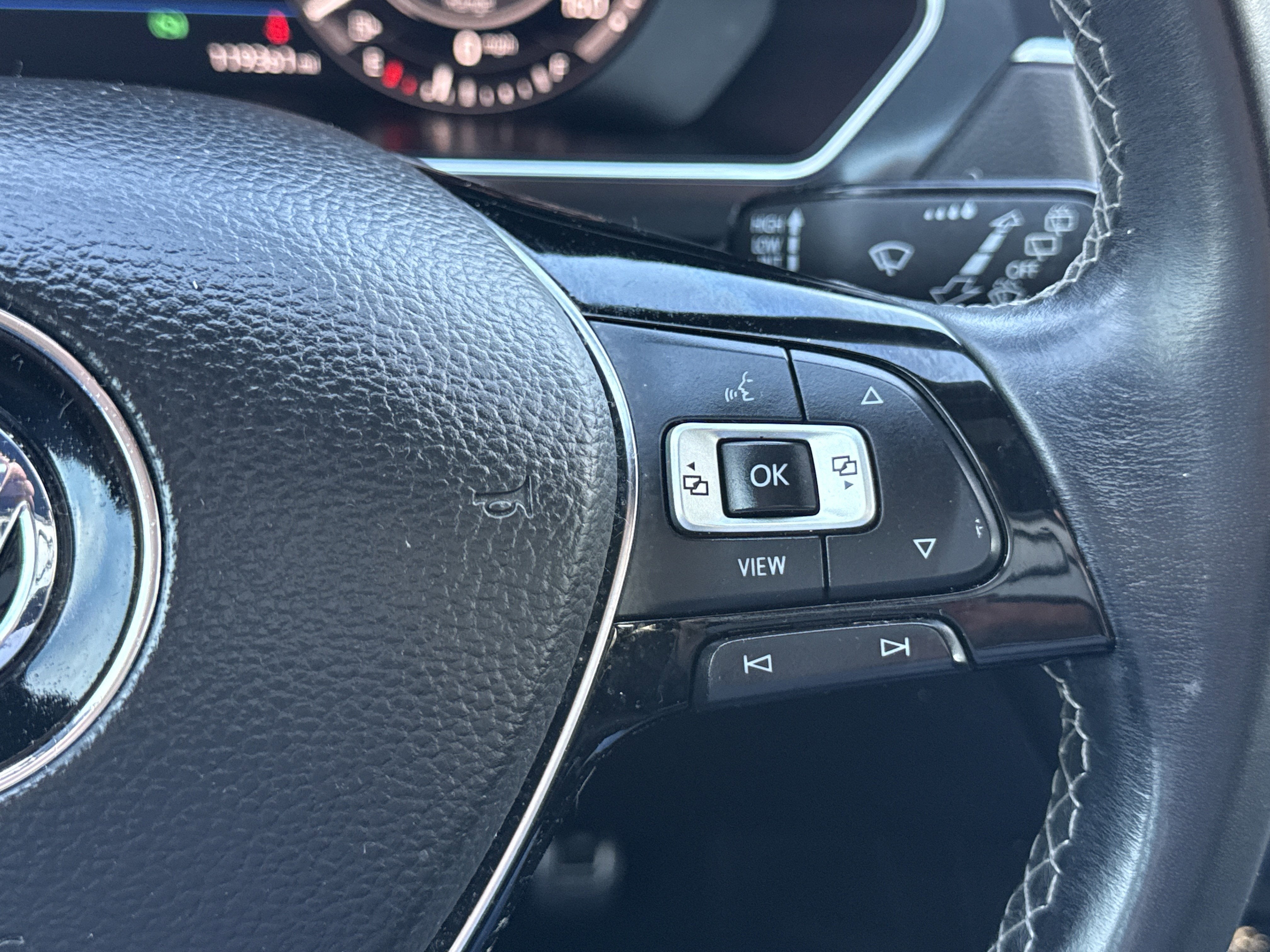 2019 Volkswagen Tiguan SEL R-Line