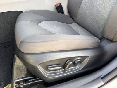 2022 Toyota Camry Hybrid LE