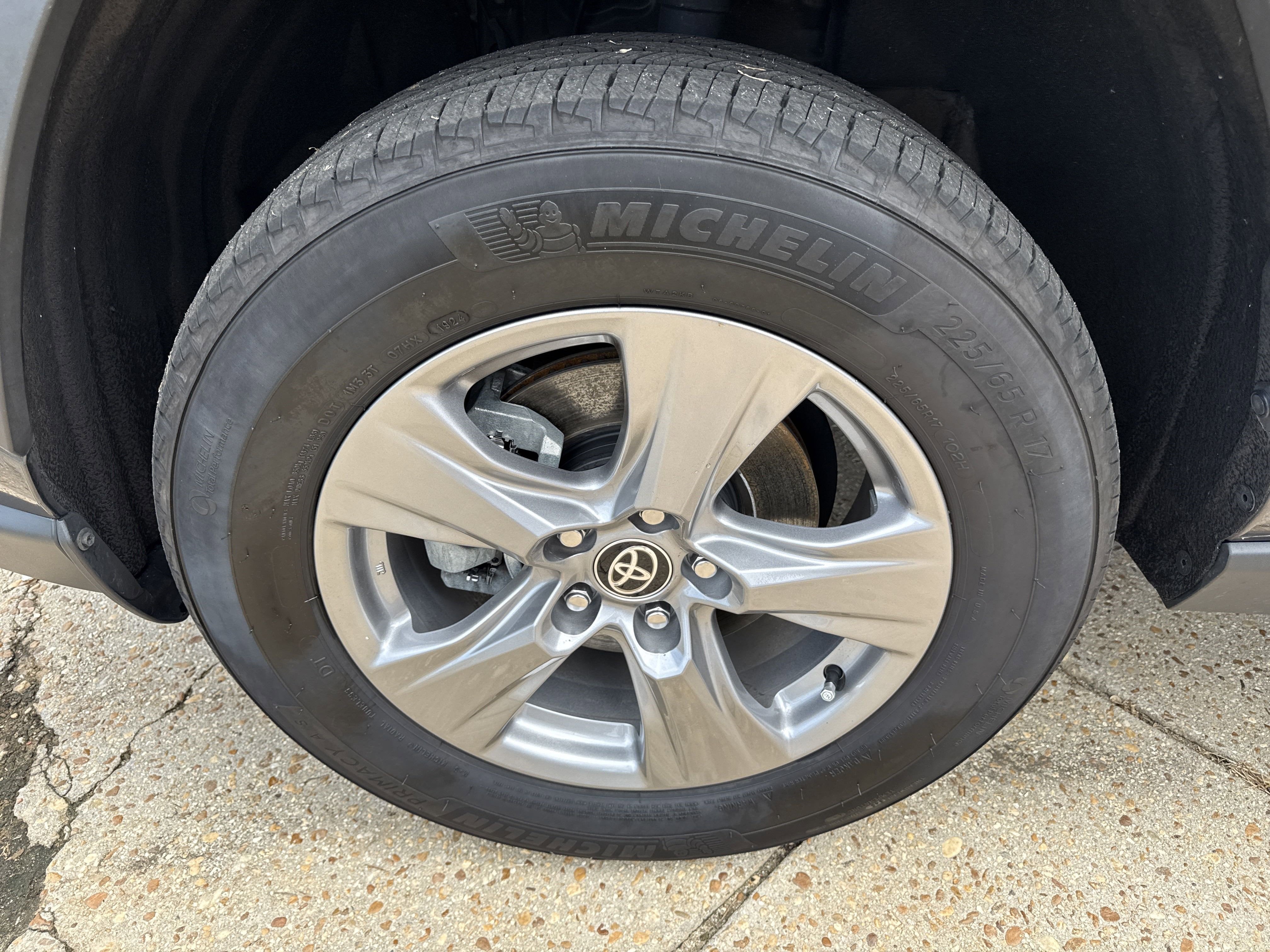 2024 Toyota RAV4 Hybrid XLE