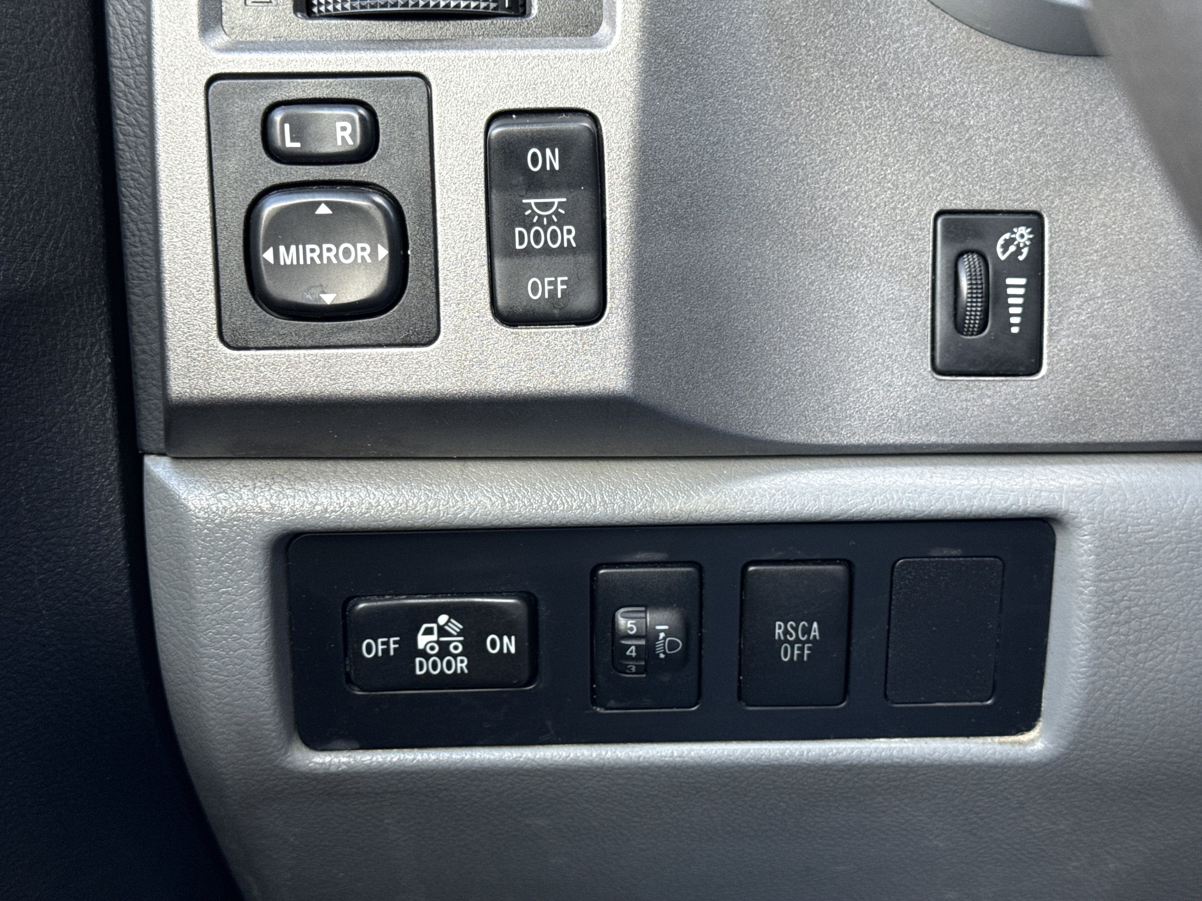 2011 Toyota Tundra 4WD Truck Grade