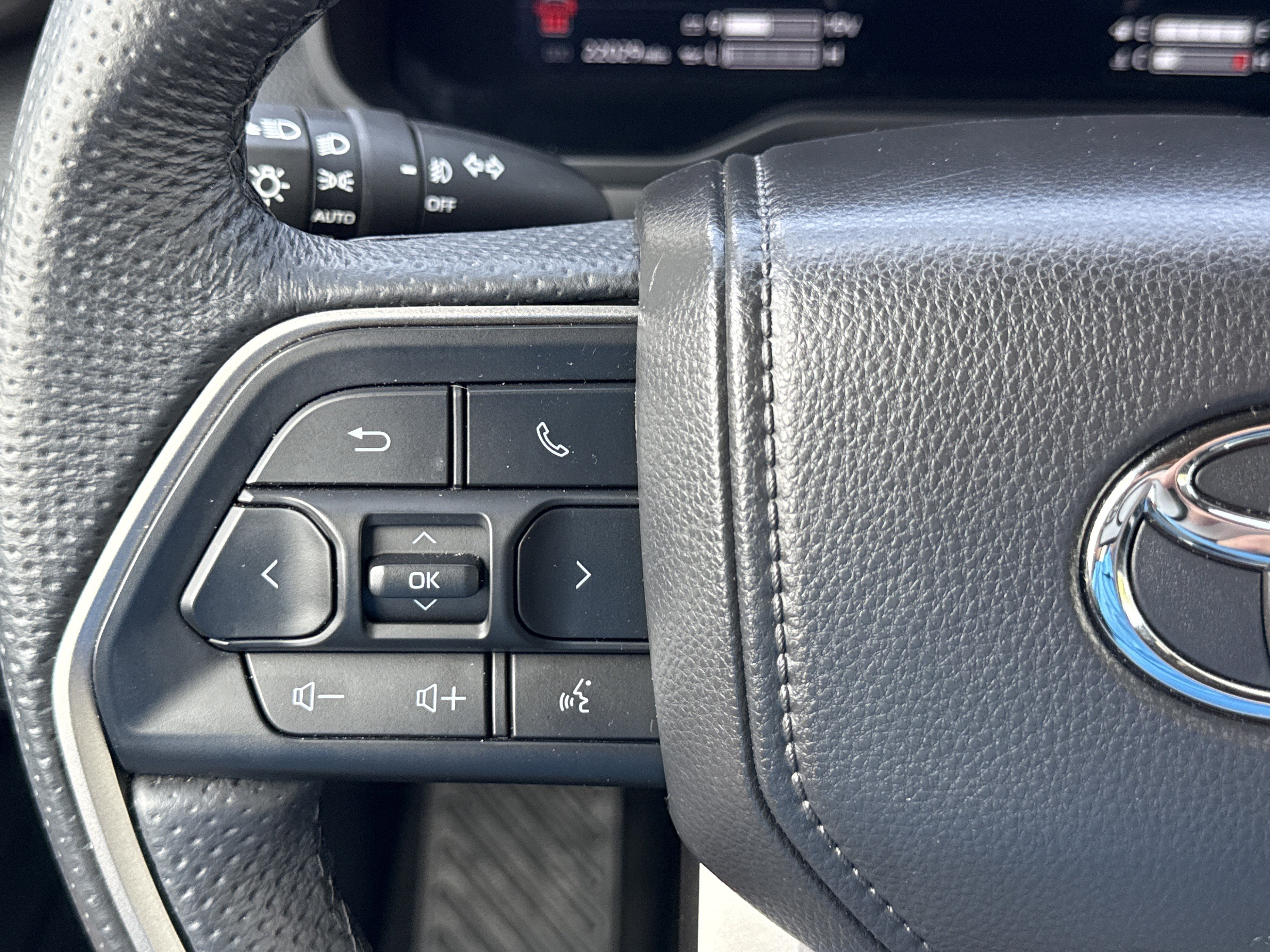 2025 Toyota Sequoia SR5