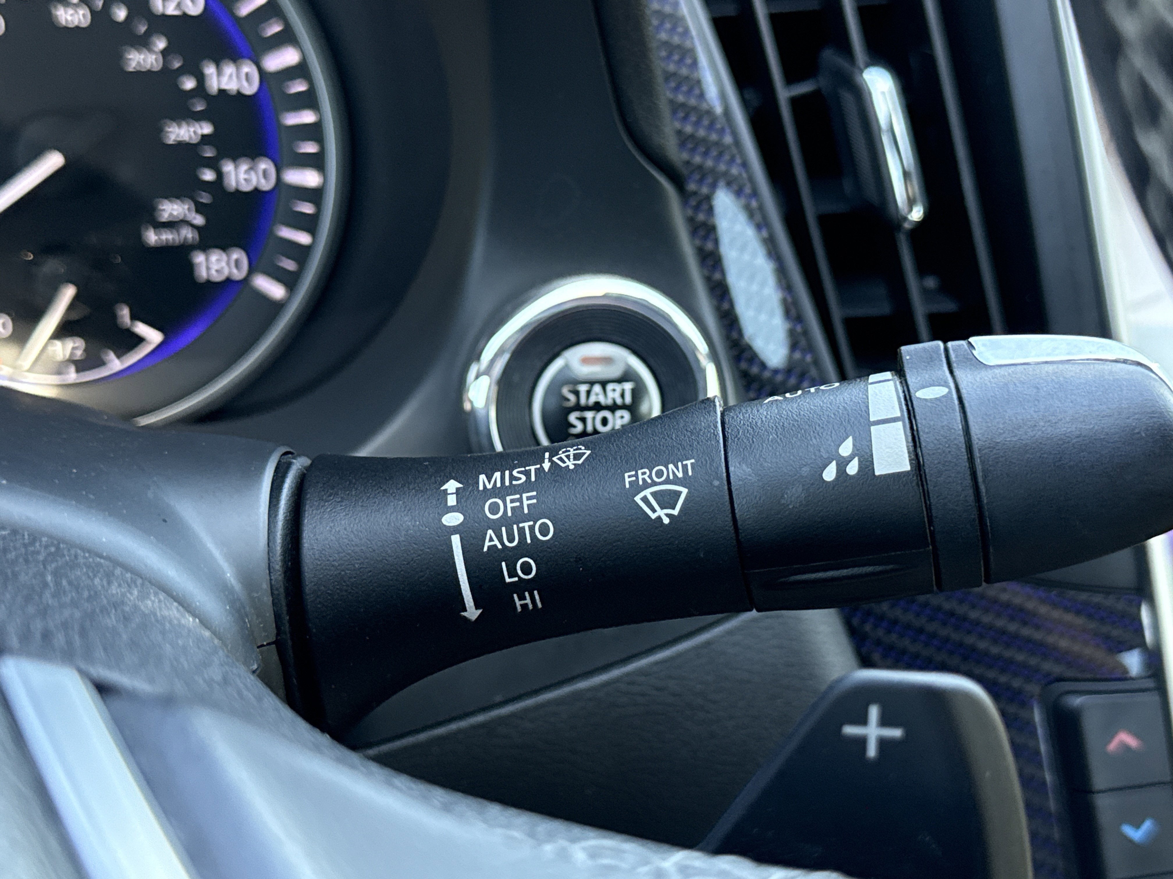 2018 INFINITI Q60 SPORT