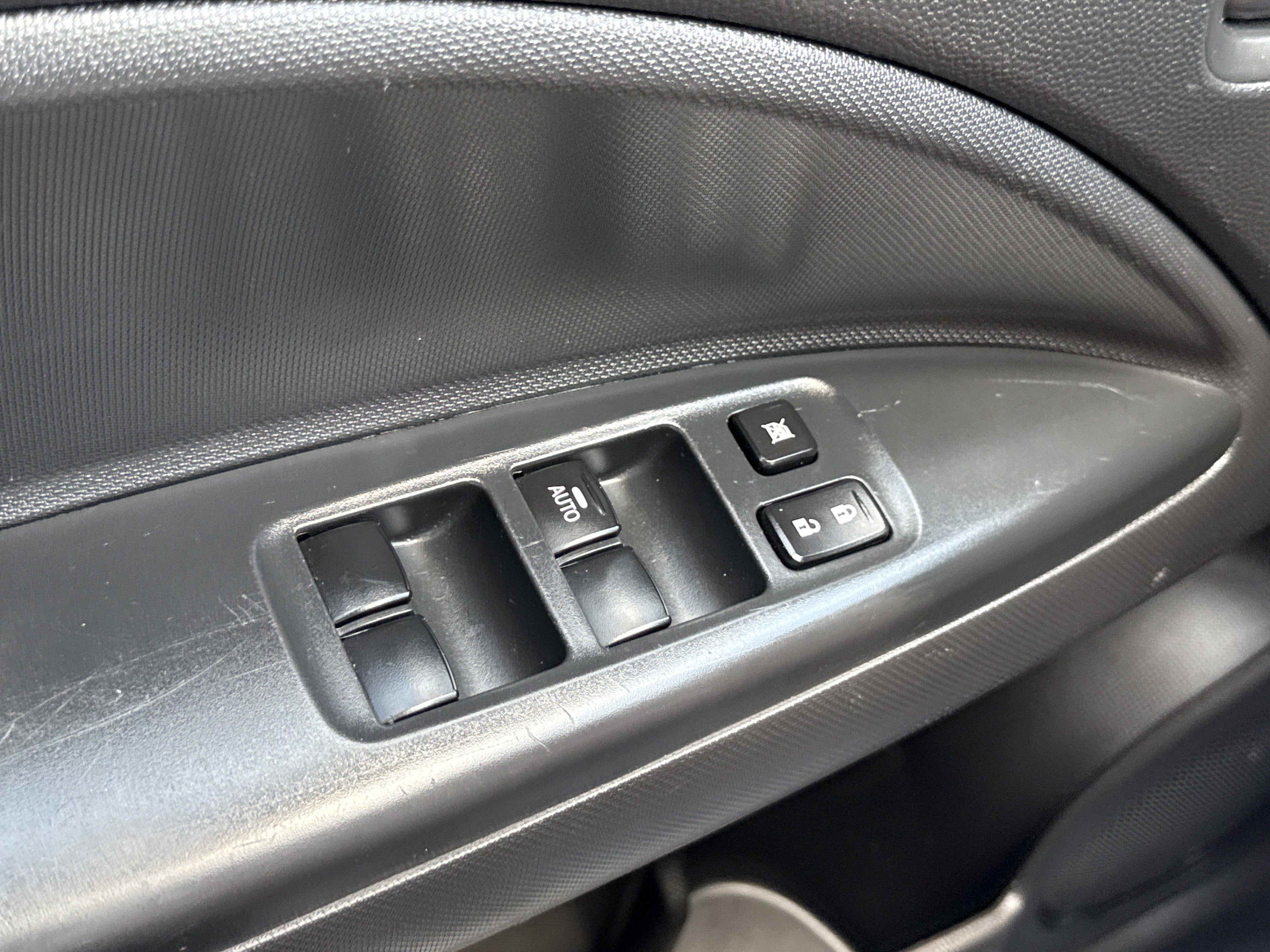 2024 Mitsubishi Mirage LE